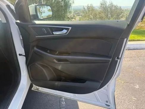 Used 2017 Ford Edge SEL w/ Class II Trailer Tow Package AWD/4WD image 9