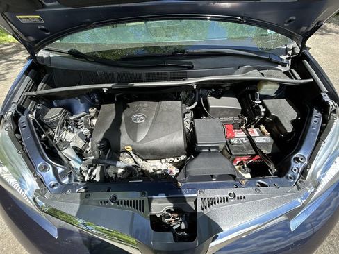 Used 2018 Toyota Sienna XLE FWD image 14