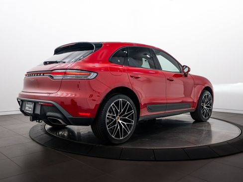 Certified 2026 Porsche Macan AWD/4WD image 7