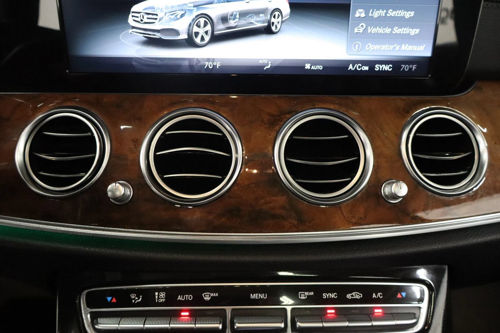 Used 2017 Mercedes-Benz E 300 4MATIC image 21