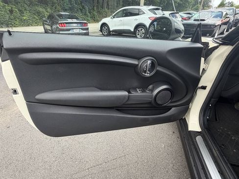 Used 2015 MINI Cooper 2-Door Hardtop FWD image 19