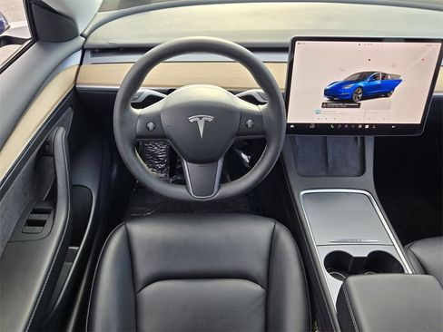 Used 2023 Tesla Model 3 Standard Range image 15