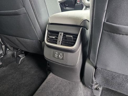 Used 2025 Subaru Outback Premium image 22