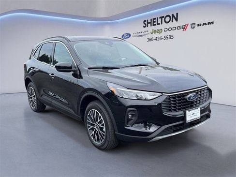 New 2025 Ford Escape Base image 3