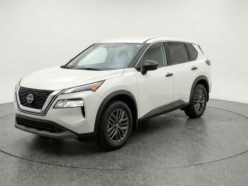 Used 2023 Nissan Rogue S AWD/4WD image 3