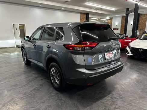 Used 2024 Nissan Rogue S AWD/4WD image 7