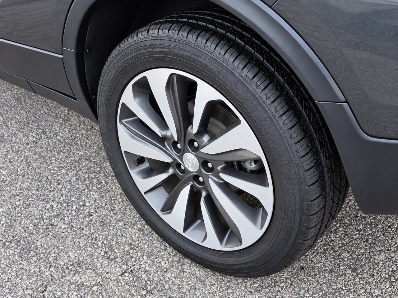 Certified 2017 Buick Encore Essence FWD image 12