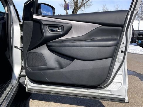 Used 2024 Nissan Murano SV image 11