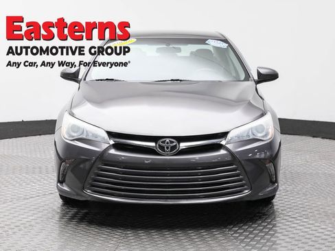Used 2016 Toyota Camry XLE FWD image 2