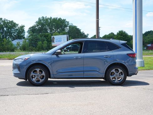 Used 2023 Ford Escape ST-Line w/ Tech Pack #1 AWD/4WD image 7