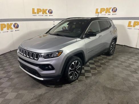 Used 2023 Jeep Compass Limited AWD/4WD image 7