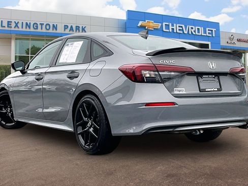 Used 2025 Honda Civic Sport image 2