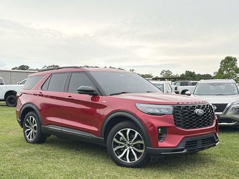 Used 2025 Ford Explorer ST-Line w/ Premium Package RWD image 3