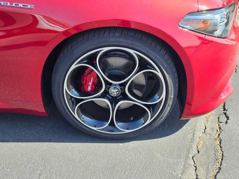 Used 2023 Alfa Romeo Giulia Veloce RWD image 9