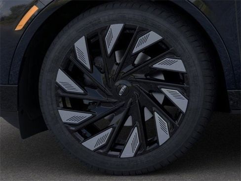 New 2024 Lincoln Nautilus Reserve w/ Equipment Group 202A image 38