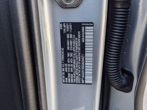 Used 2025 Porsche Cayenne image 29