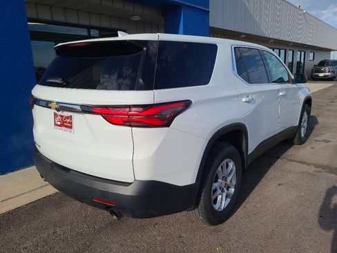 Used 2022 Chevrolet Traverse LS image 8
