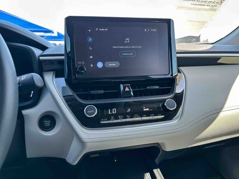 Used 2026 Toyota Corolla Cross LE image 30