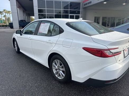 Used 2025 Toyota Camry LE FWD image 7