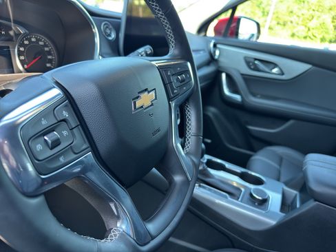 Used 2023 Chevrolet Blazer LT w/ Sound & Technology Package FWD image 11