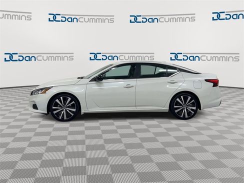Used 2021 Nissan Altima 2.5 SR w/ SR Premium Package image 5