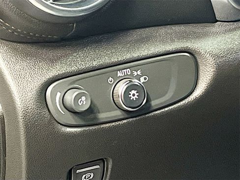 Used 2020 Chevrolet Blazer Premier image 10