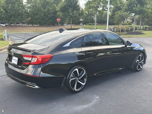 Used 2022 Honda Accord Sport image 9