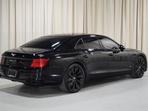 Used 2023 Bentley Flying Spur V8 image 3