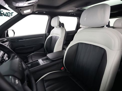 Used 2024 Kia EV9 GT-Line image 4