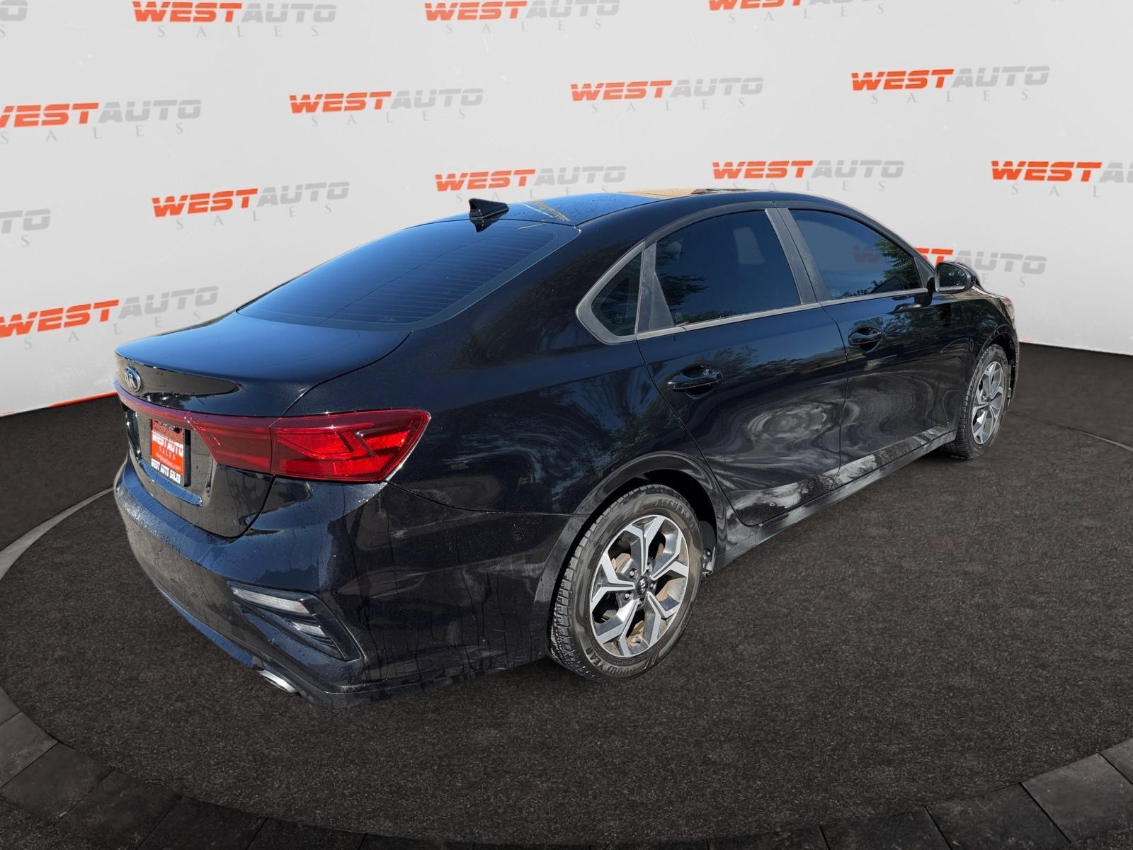 Used 2019 Kia Forte LXS FWD image 5