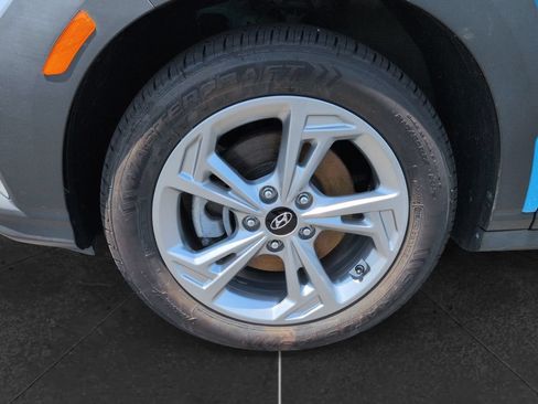 Used 2023 Hyundai Kona SEL AWD/4WD image 12