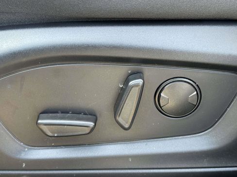 Used 2025 Ford Explorer Active image 16