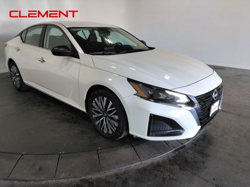 Used 2025 Nissan Altima 2.5 SV image 4