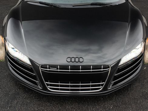 Used 2010 Audi R8 V10 image 4