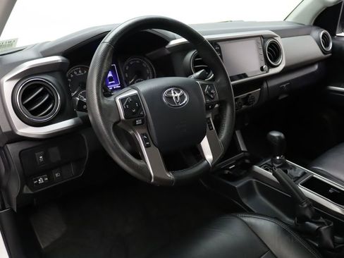 Certified 2020 Toyota Tacoma SR5 image 15
