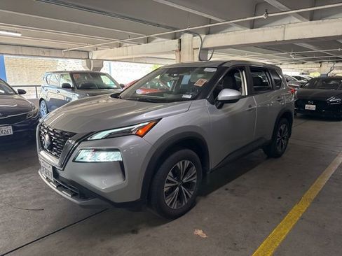 Used 2023 Nissan Rogue SV FWD image 1