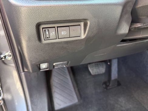 Certified 2025 Toyota RAV4 LE AWD/4WD image 27