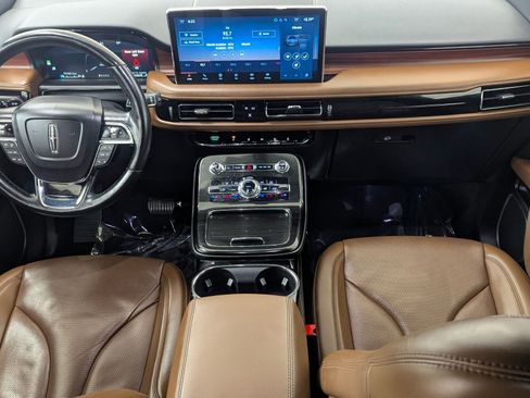 Used 2022 Lincoln Nautilus Reserve w/ Luxury Package image 15