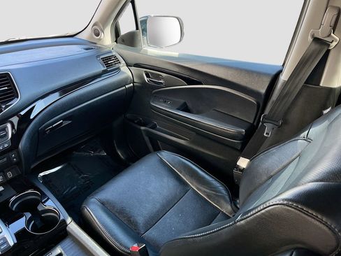 Used 2020 Honda Pilot Elite image 25