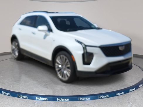 Used 2024 Cadillac XT4 Premium Luxury AWD/4WD image 4