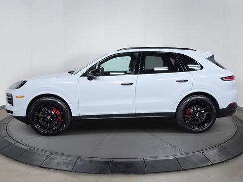 New 2026 Porsche Cayenne S image 2