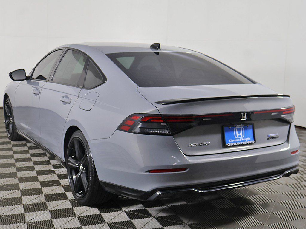 Used 2024 Honda Accord Sport image 9