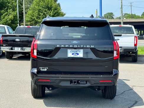 New 2025 Ford Expedition Active image 13