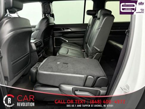 Used 2023 Jeep Wagoneer L Series II image 54