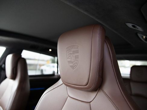 Certified 2025 Porsche Macan Turbo Electric image 19