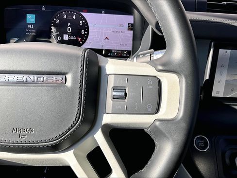 Used 2020 Land Rover Defender 110 First Edition AWD/4WD image 19