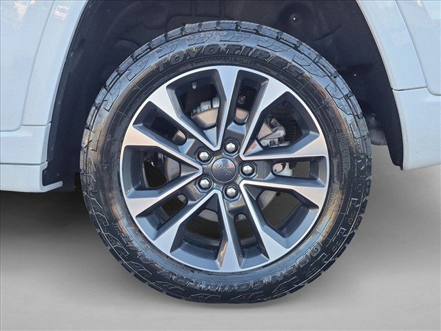 Used 2023 Jeep Grand Cherokee Overland AWD/4WD image 24