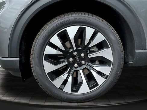 New 2026 Ford Explorer Platinum w/ LUX Leather Package AWD/4WD image 13