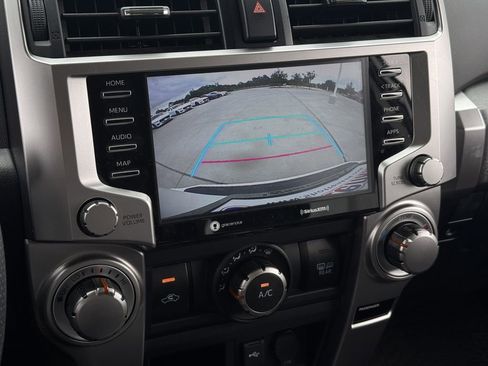 Used 2020 Toyota 4Runner SR5 AWD/4WD image 18