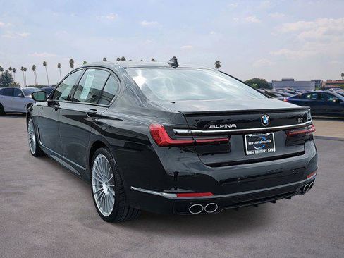 Used 2022 BMW ALPINA B7 xDrive w/ Luxury Rear Seating Package image 7